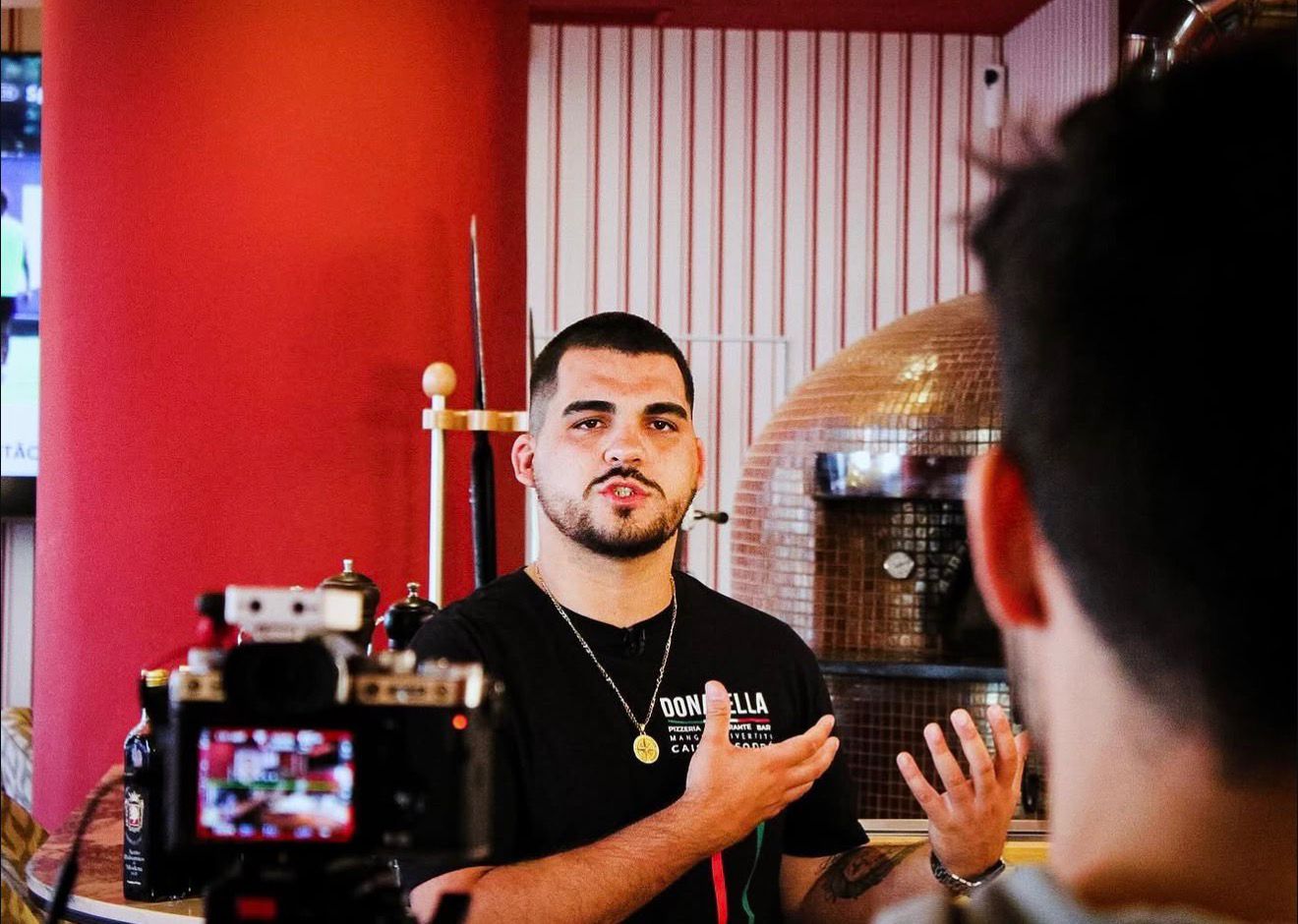 Daniel Sequeira em entrevista na Donatella